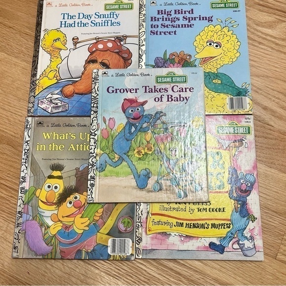 Vintage Little Golden Book Sesame Street Bundle Day Snuffy Had Sniffles - Picture 1 of 3